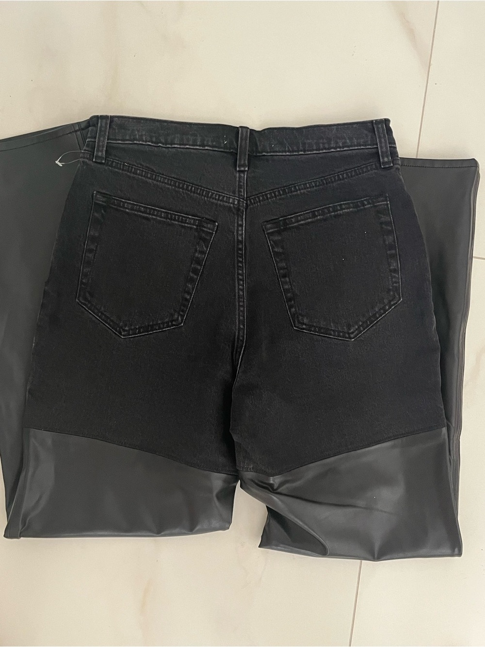 Abercrombie Denim + Leather Mixed Fabric Ultra High Rise
90s Straight Jean High - Picture 11 of 11